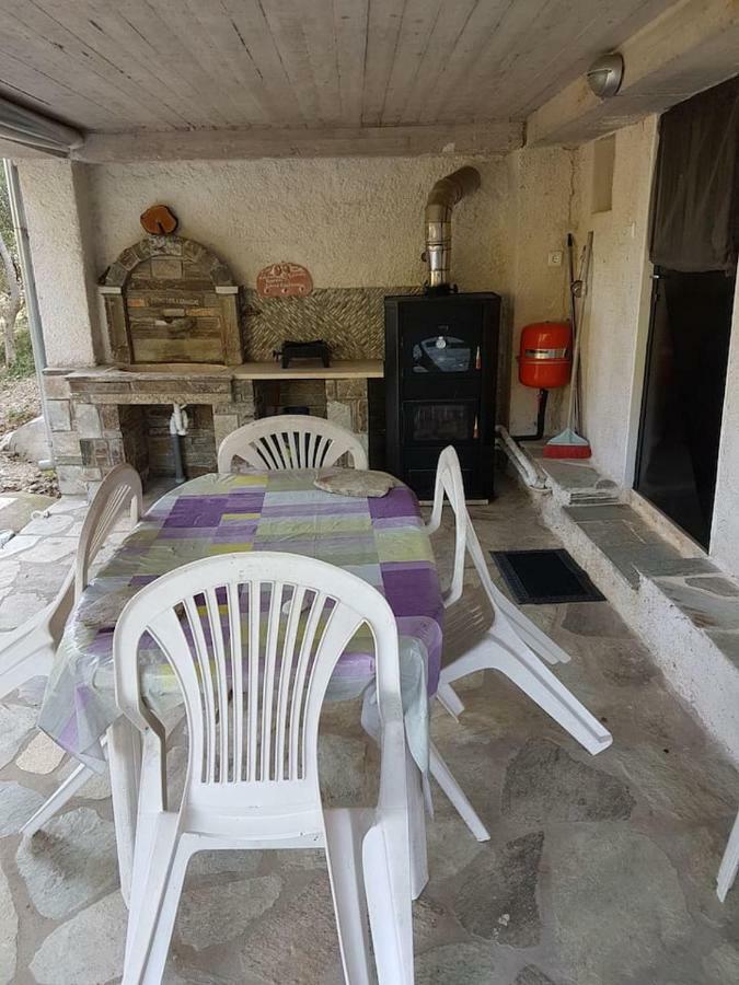 Holiday Home Dionysis โคเรฟตอน ภายนอก รูปภาพ