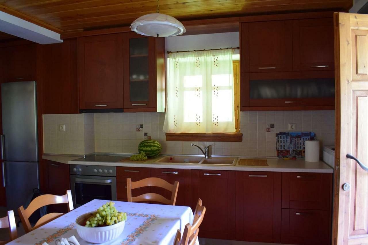 Holiday Home Dionysis โคเรฟตอน ภายนอก รูปภาพ