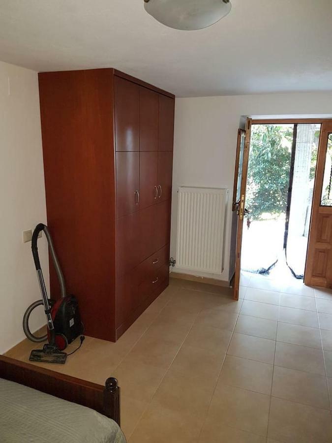 Holiday Home Dionysis โคเรฟตอน ภายนอก รูปภาพ