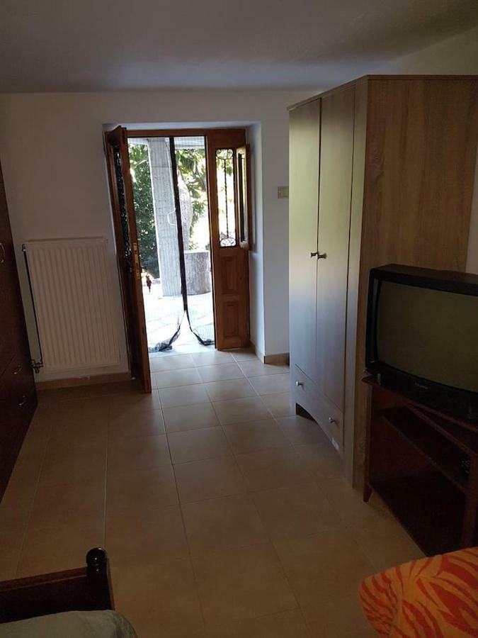 Holiday Home Dionysis โคเรฟตอน ภายนอก รูปภาพ