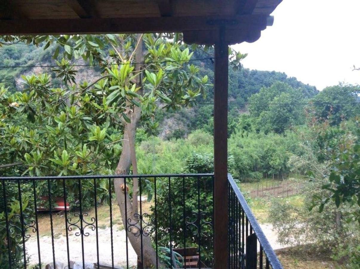 Holiday Home Dionysis โคเรฟตอน ภายนอก รูปภาพ